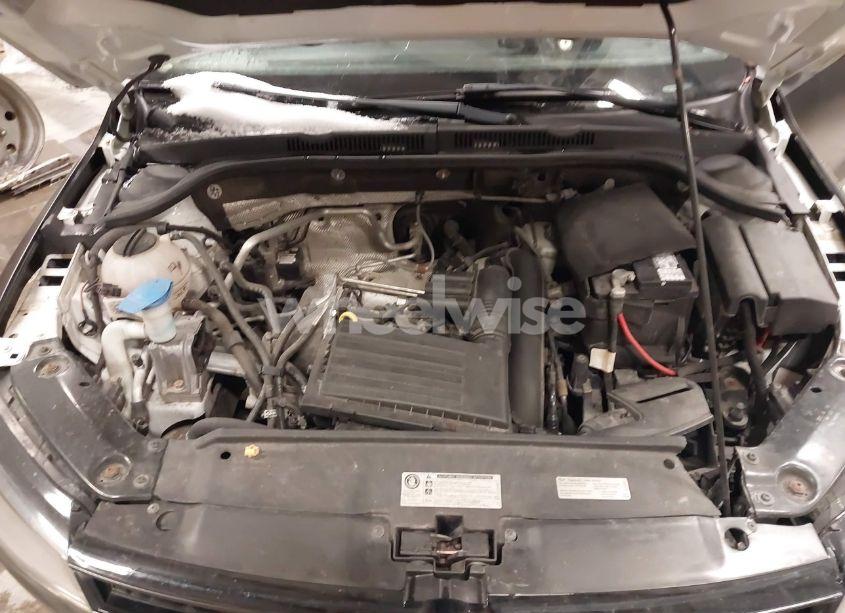 Photo 10 of 2017 Volkswagen Jetta 1.4T SE (VIN 3VWDB7AJ7HM295308)