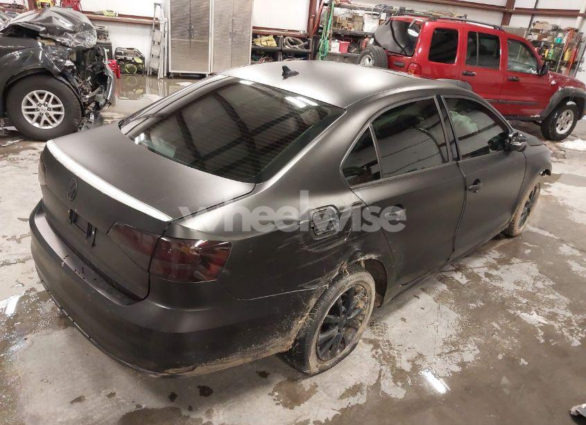 Photo 4 of 2017 Volkswagen Jetta 1.4T SE (VIN 3VWDB7AJ7HM295308)