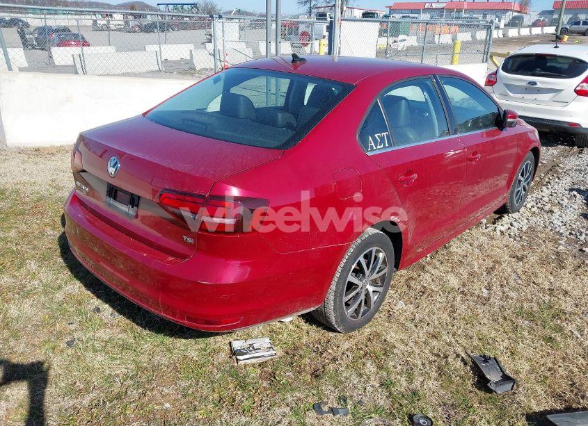 Photo 4 of 2017 Volkswagen Jetta 1.4T SE (VIN 3VWDB7AJ7HM385283)