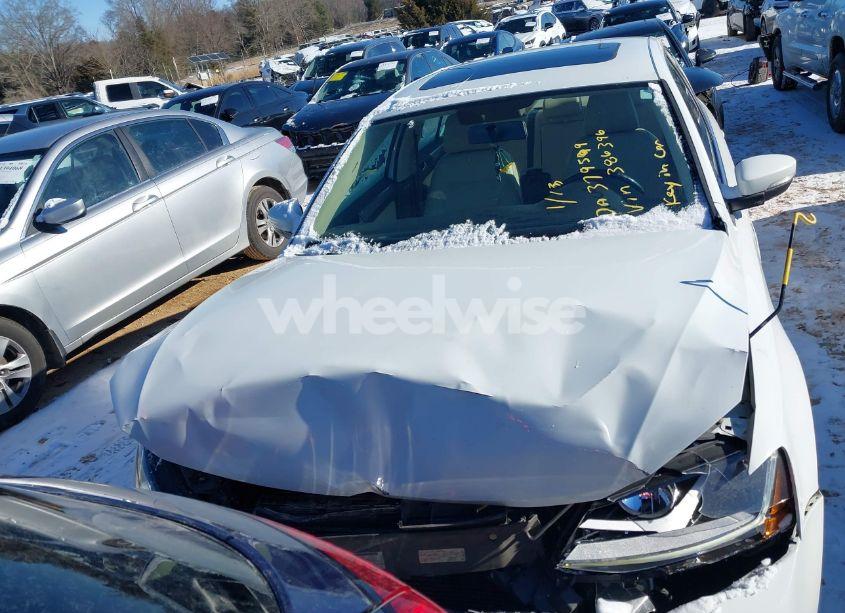 Photo 12 of 2017 Volkswagen Jetta 1.4T SE (VIN 3VWDB7AJ7HM386398)