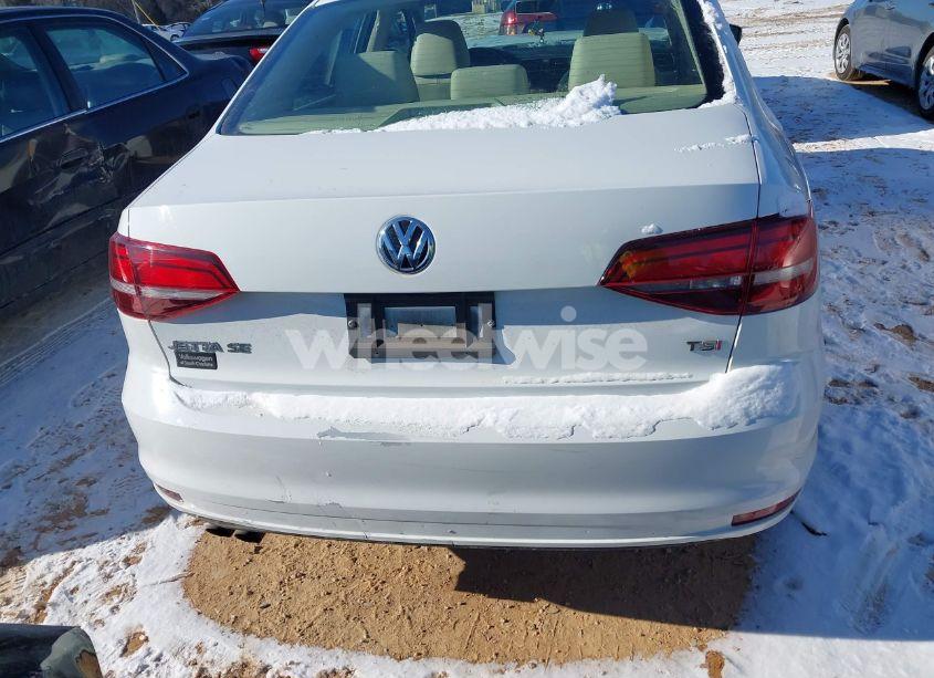 Photo 16 of 2017 Volkswagen Jetta 1.4T SE (VIN 3VWDB7AJ7HM386398)