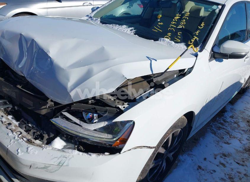 Photo 6 of 2017 Volkswagen Jetta 1.4T SE (VIN 3VWDB7AJ7HM386398)