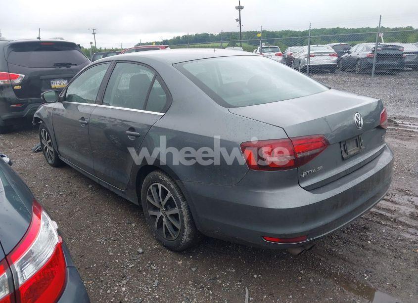 Photo 3 of 2017 Volkswagen Jetta 1.4T SE (VIN 3VWDB7AJ7HM388832)