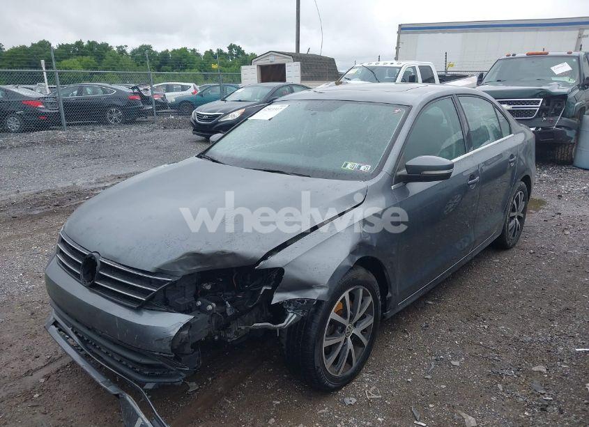 Photo 6 of 2017 Volkswagen Jetta 1.4T SE (VIN 3VWDB7AJ7HM388832)