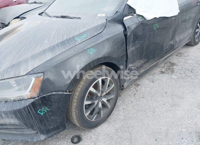 Photo 18 of 2017 Volkswagen Jetta 1.4T SE (VIN 3VWDB7AJ7HM408528)