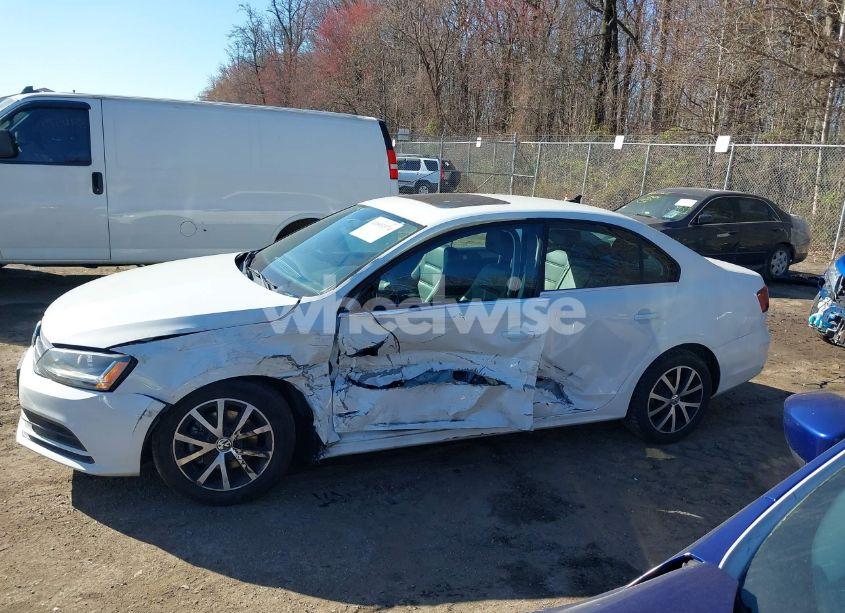 Photo 13 of 2017 Volkswagen Jetta 1.4T SE (VIN 3VWDB7AJ8HM251897)