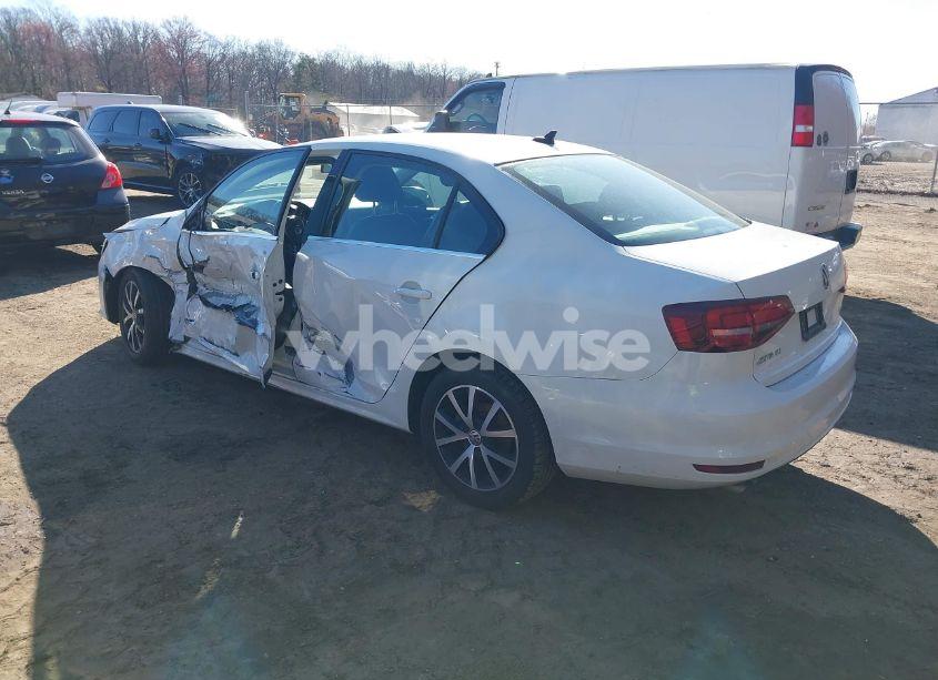 Photo 3 of 2017 Volkswagen Jetta 1.4T SE (VIN 3VWDB7AJ8HM251897)