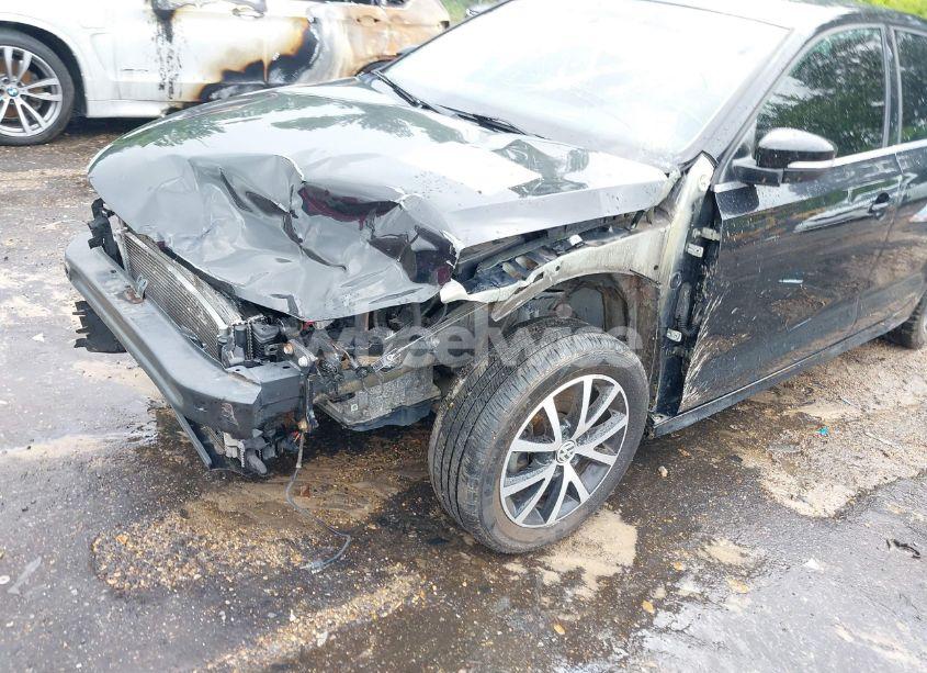 Photo 6 of 2017 Volkswagen Jetta 1.4T SE (VIN 3VWDB7AJ8HM252919)