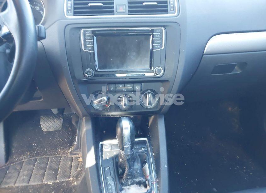 Photo 19 of 2017 Volkswagen Jetta 1.4T SE (VIN 3VWDB7AJ8HM271082)