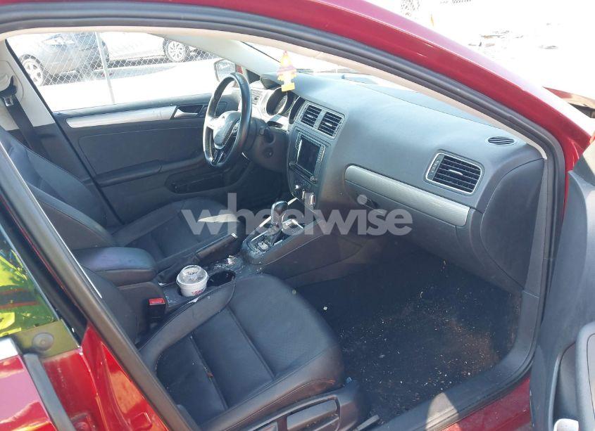 Photo 5 of 2017 Volkswagen Jetta 1.4T SE (VIN 3VWDB7AJ8HM271082)