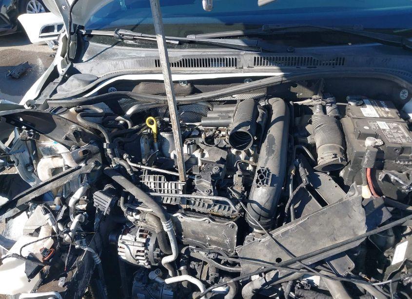 Photo 10 of 2017 Volkswagen Jetta 1.4T SE (VIN 3VWDB7AJ8HM277948)