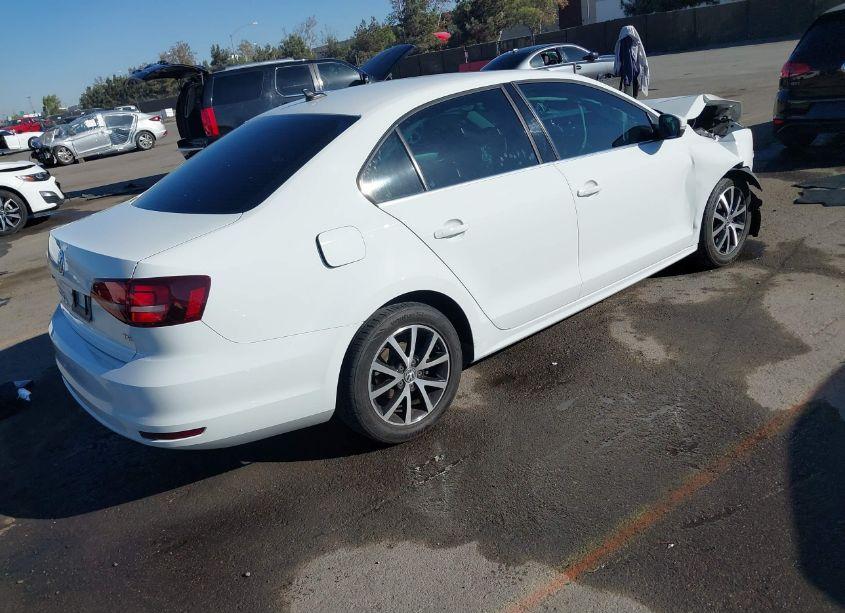 Photo 4 of 2017 Volkswagen Jetta 1.4T SE (VIN 3VWDB7AJ8HM277948)