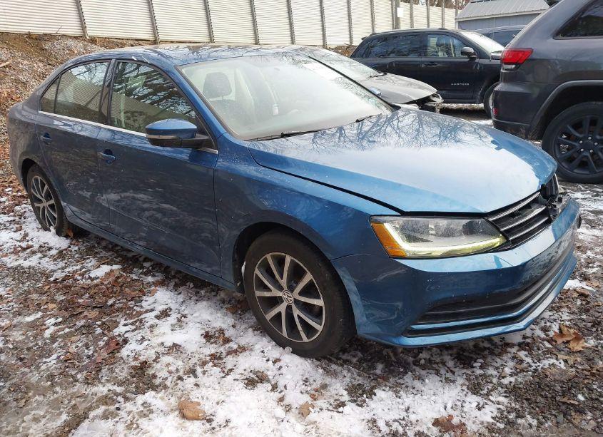 2017 Volkswagen Jetta 1.4T SE (VIN 3VWDB7AJ8HM282115) main photo