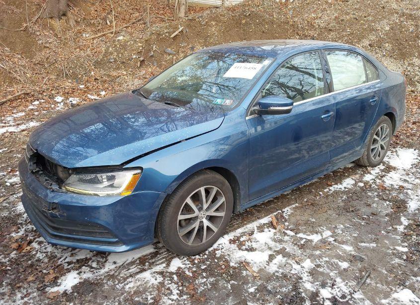 Photo 2 of 2017 Volkswagen Jetta 1.4T SE (VIN 3VWDB7AJ8HM282115)