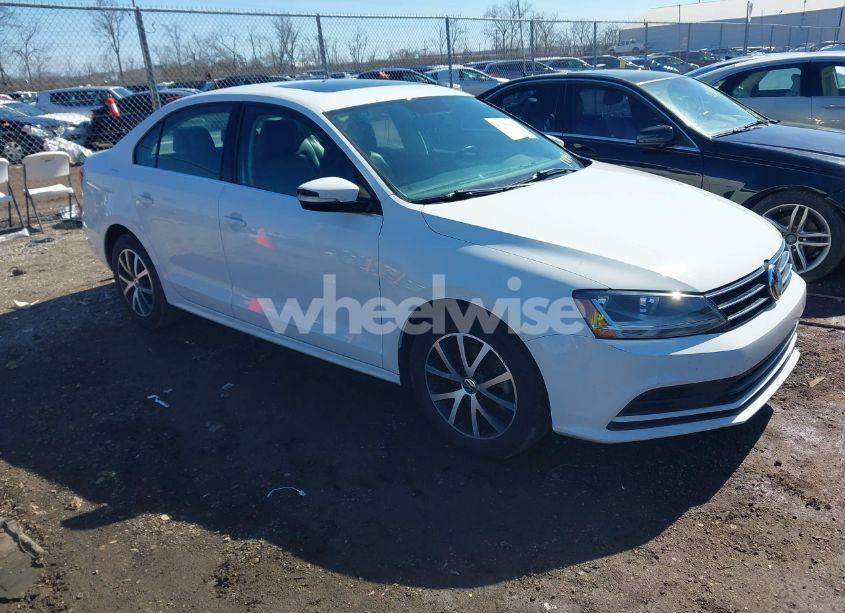 2017 Volkswagen Jetta 1.4T SE (VIN 3VWDB7AJ8HM392937) main photo