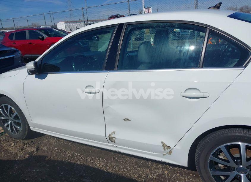 Photo 14 of 2017 Volkswagen Jetta 1.4T SE (VIN 3VWDB7AJ8HM392937)