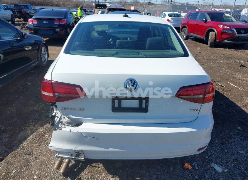 Photo 16 of 2017 Volkswagen Jetta 1.4T SE (VIN 3VWDB7AJ8HM392937)