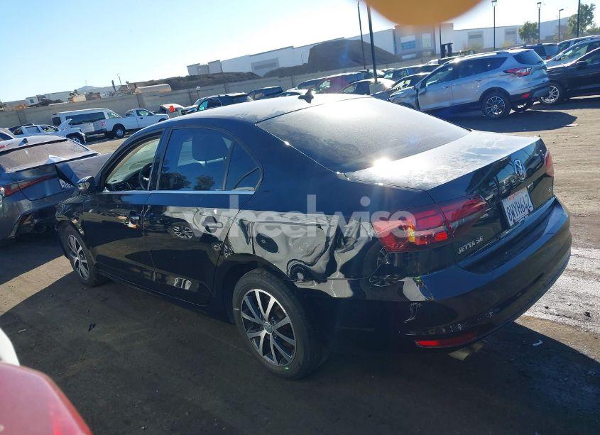 Photo 15 of 2018 Volkswagen Jetta SE/WOLFSBURG (VIN 3VWDB7AJ8JM211535)