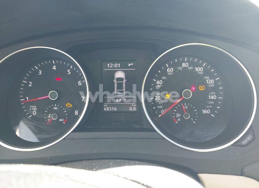 Photo 7 of 2018 Volkswagen Jetta SE/WOLFSBURG (VIN 3VWDB7AJ8JM211535)