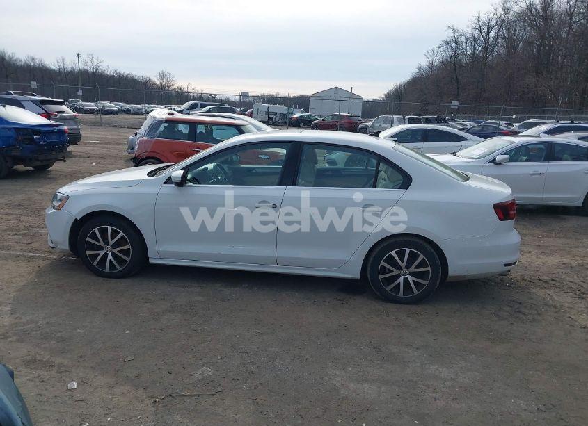 Photo 15 of 2017 Volkswagen Jetta 1.4T SE (VIN 3VWDB7AJ9HM246806)