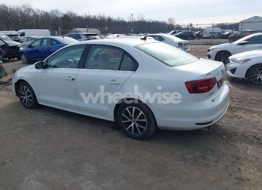Photo 3 of 2017 Volkswagen Jetta 1.4T SE (VIN 3VWDB7AJ9HM246806)