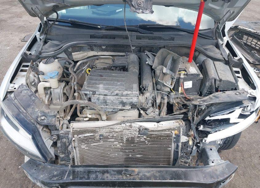 Photo 10 of 2017 Volkswagen Jetta 1.4T SE (VIN 3VWDB7AJ9HM265257)