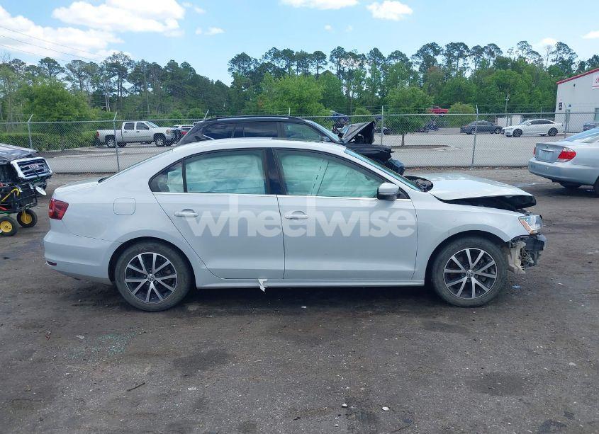 Photo 13 of 2017 Volkswagen Jetta 1.4T SE (VIN 3VWDB7AJ9HM265257)