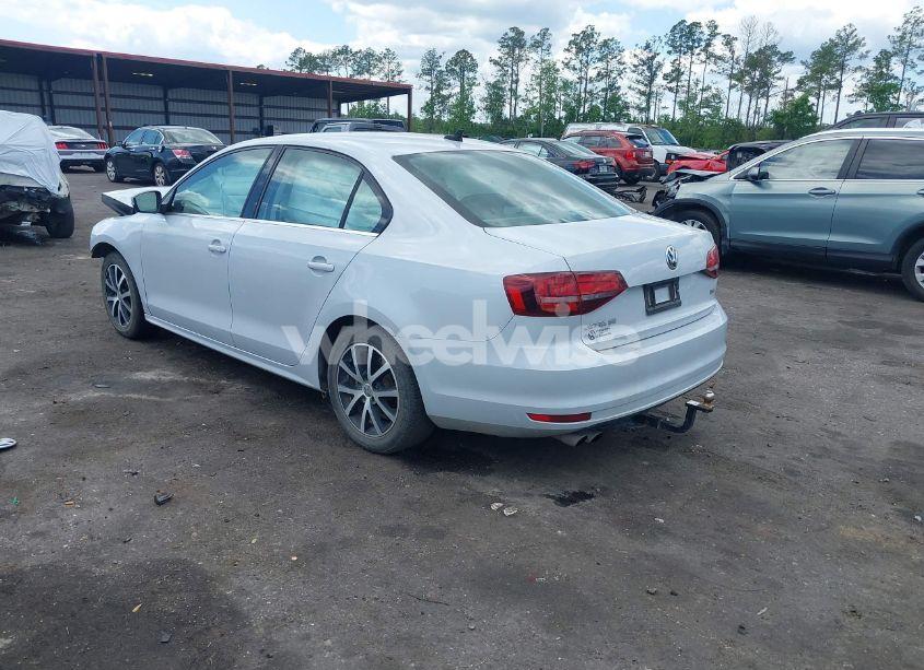 Photo 3 of 2017 Volkswagen Jetta 1.4T SE (VIN 3VWDB7AJ9HM265257)