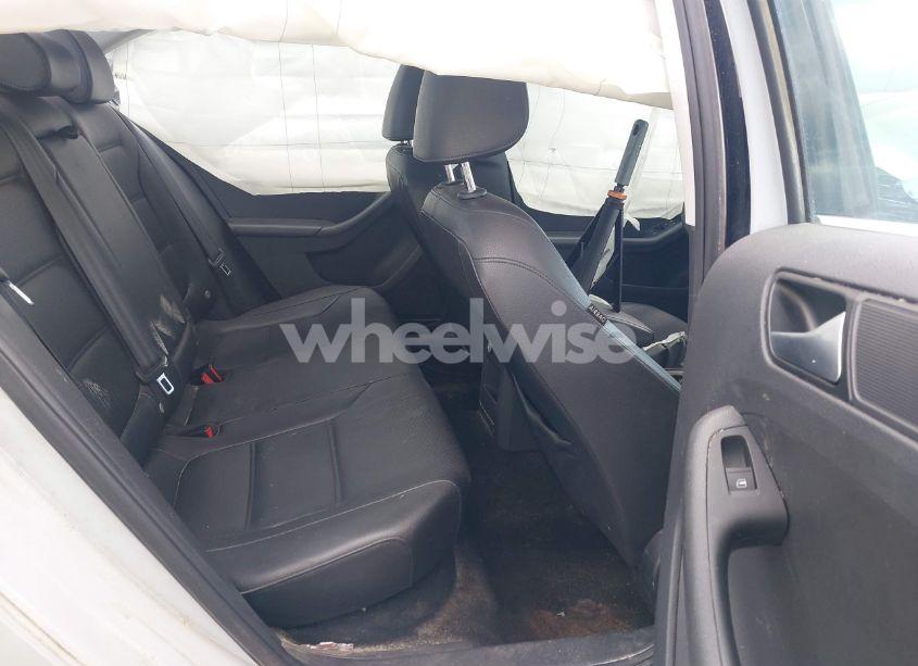 Photo 8 of 2017 Volkswagen Jetta 1.4T SE (VIN 3VWDB7AJ9HM265257)