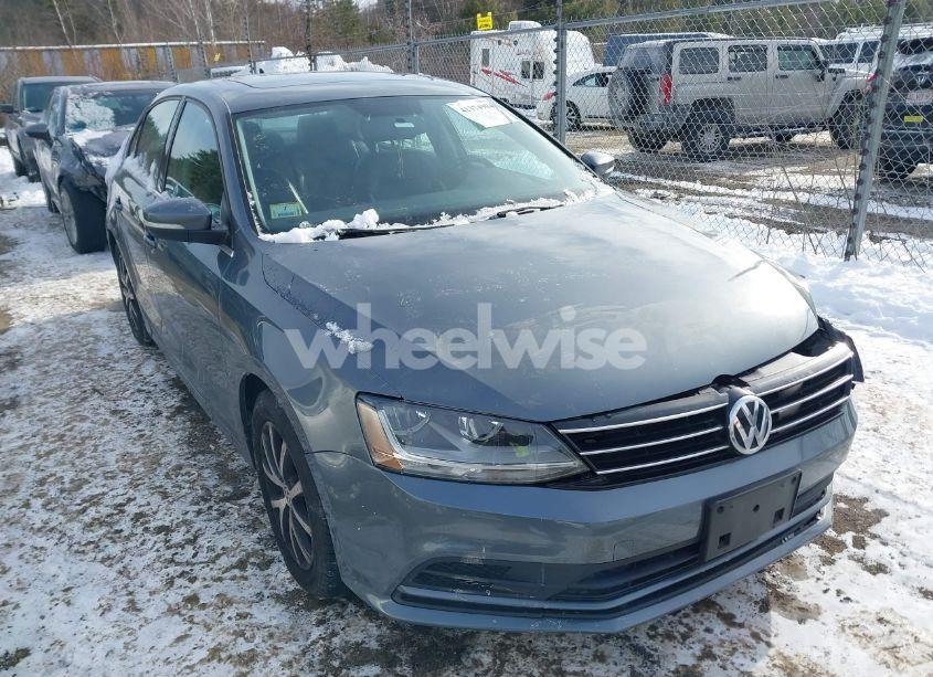 2017 Volkswagen Jetta 1.4T SE (VIN 3VWDB7AJ9HM298629) main photo