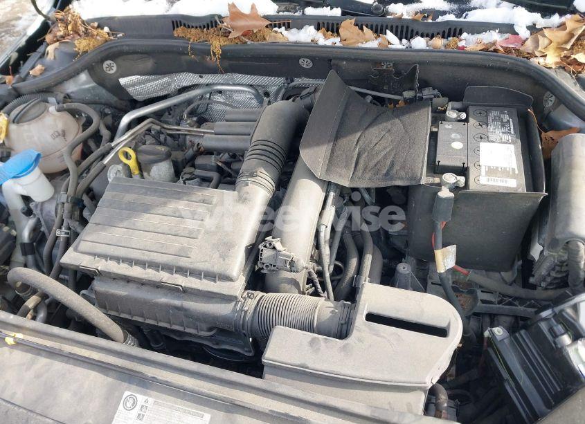 Photo 10 of 2017 Volkswagen Jetta 1.4T SE (VIN 3VWDB7AJ9HM298629)