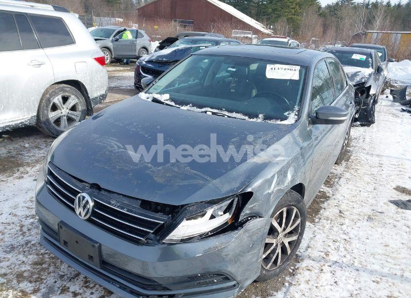 Photo 2 of 2017 Volkswagen Jetta 1.4T SE (VIN 3VWDB7AJ9HM298629)
