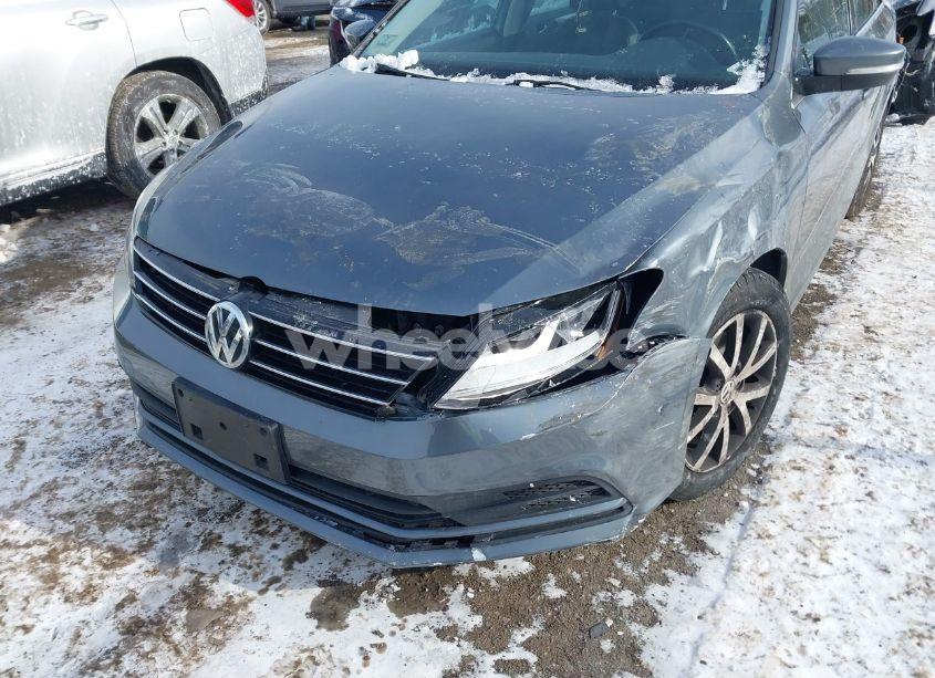 Photo 6 of 2017 Volkswagen Jetta 1.4T SE (VIN 3VWDB7AJ9HM298629)