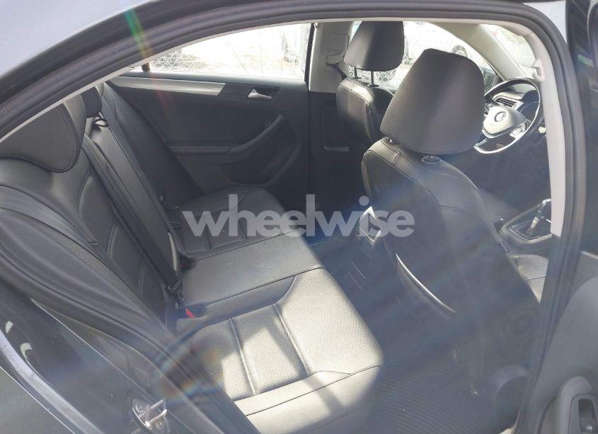 Photo 8 of 2017 Volkswagen Jetta 1.4T SE (VIN 3VWDB7AJ9HM298629)