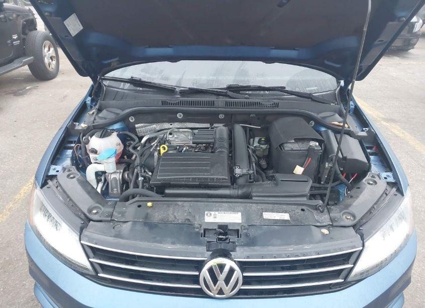 Photo 10 of 2017 Volkswagen Jetta 1.4T SE (VIN 3VWDB7AJ9HM316028)