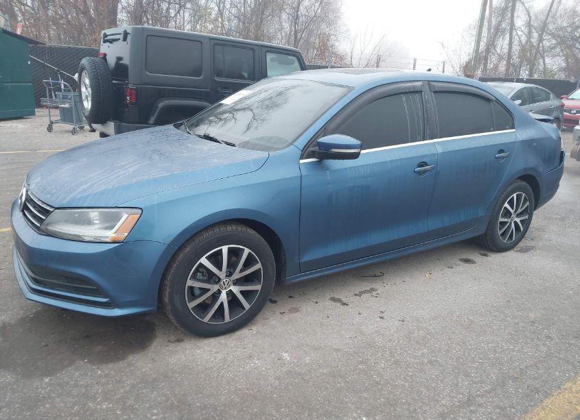 Photo 2 of 2017 Volkswagen Jetta 1.4T SE (VIN 3VWDB7AJ9HM316028)