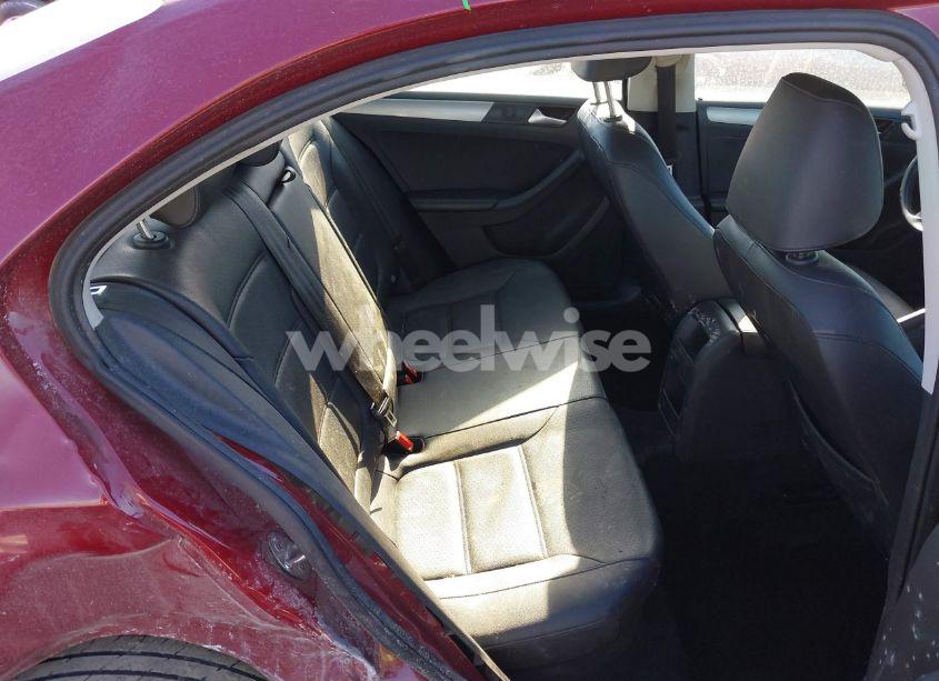 Photo 8 of 2017 Volkswagen Jetta 1.4T SE (VIN 3VWDB7AJ9HM323142)