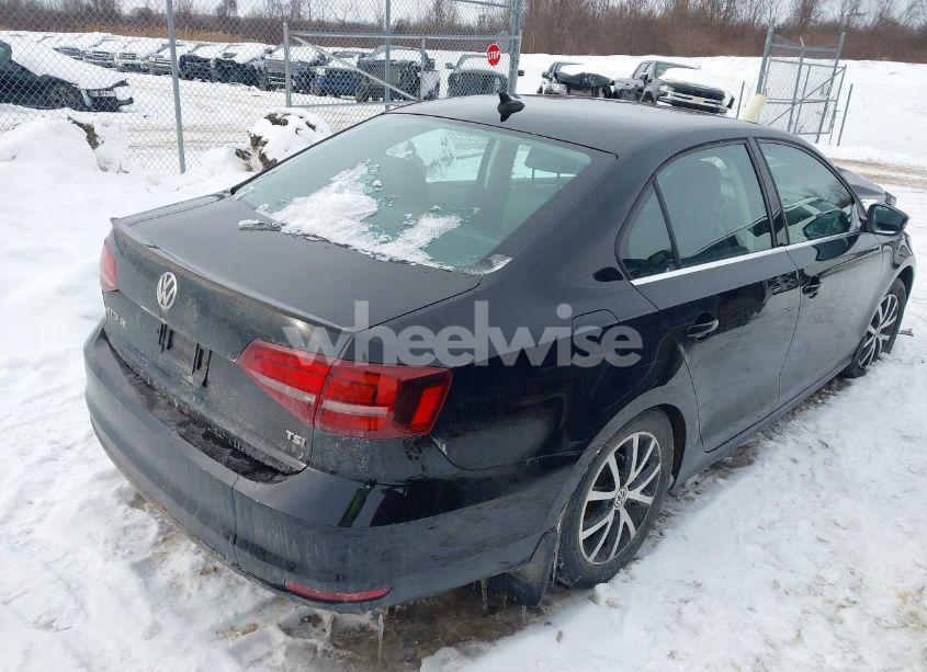 Photo 4 of 2017 Volkswagen Jetta 1.4T SE (VIN 3VWDB7AJ9HM374592)