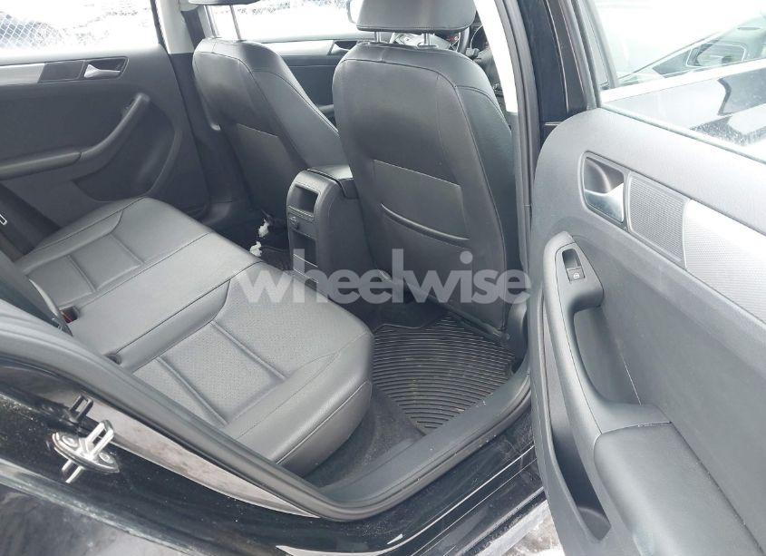 Photo 8 of 2017 Volkswagen Jetta 1.4T SE (VIN 3VWDB7AJ9HM374592)