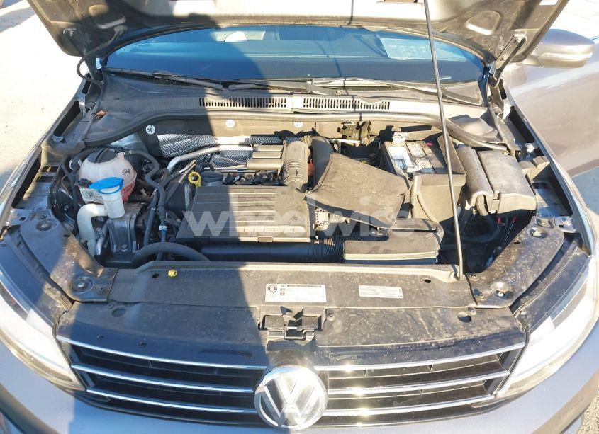Photo 10 of 2017 Volkswagen Jetta 1.4T SE (VIN 3VWDB7AJ9HM406246)