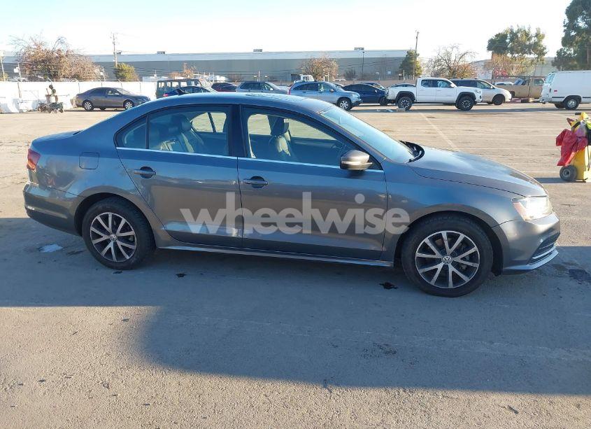 Photo 13 of 2017 Volkswagen Jetta 1.4T SE (VIN 3VWDB7AJ9HM406246)