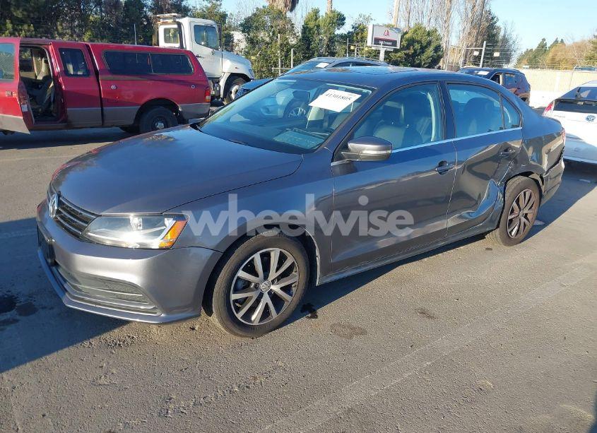 Photo 2 of 2017 Volkswagen Jetta 1.4T SE (VIN 3VWDB7AJ9HM406246)