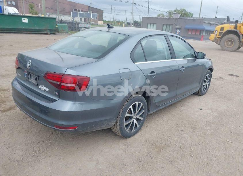 Photo 4 of 2017 Volkswagen Jetta 1.4T SE (VIN 3VWDB7AJXHM264246)