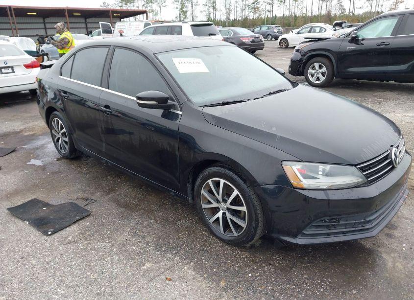 2017 Volkswagen Jetta 1.4T SE (VIN 3VWDB7AJXHM266434) main photo