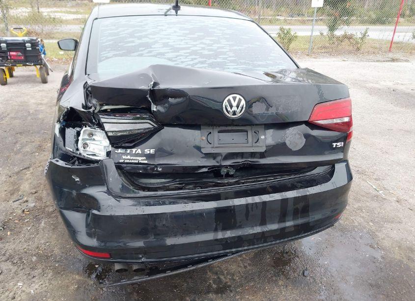 Photo 6 of 2017 Volkswagen Jetta 1.4T SE (VIN 3VWDB7AJXHM266434)