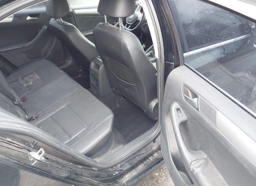 Photo 8 of 2017 Volkswagen Jetta 1.4T SE (VIN 3VWDB7AJXHM266434)