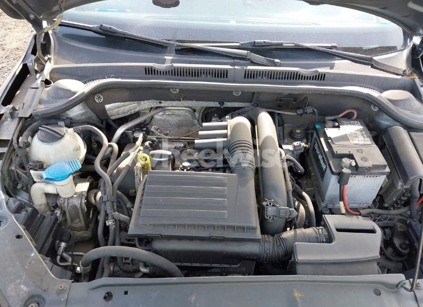 Photo 10 of 2017 Volkswagen Jetta 1.4T SE (VIN 3VWDB7AJXHM307368)