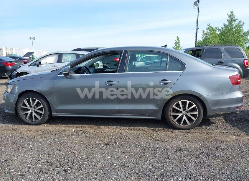 Photo 14 of 2017 Volkswagen Jetta 1.4T SE (VIN 3VWDB7AJXHM307368)