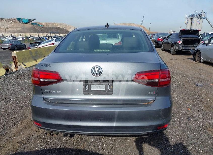 Photo 16 of 2017 Volkswagen Jetta 1.4T SE (VIN 3VWDB7AJXHM307368)