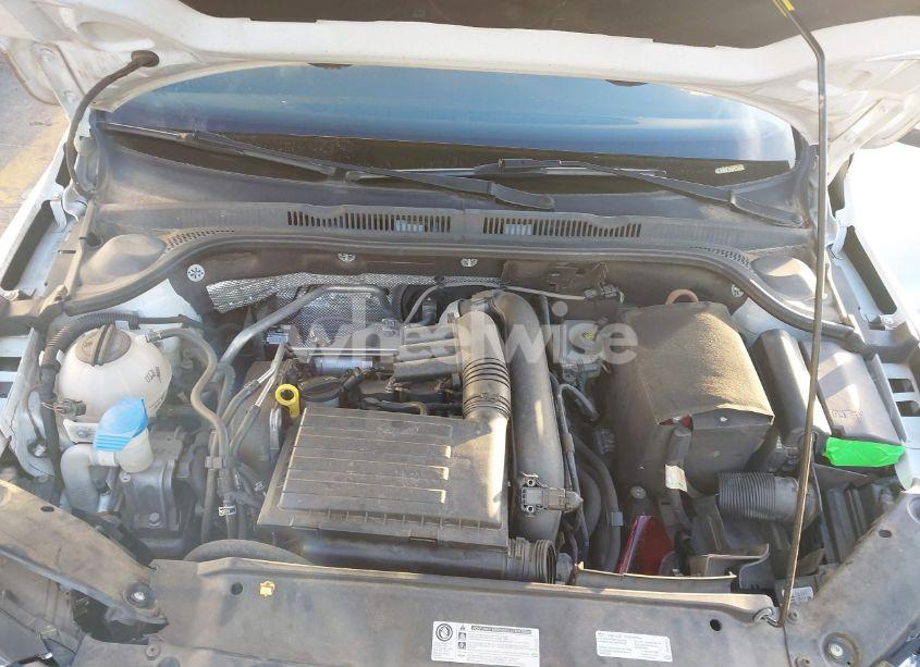 Photo 10 of 2017 Volkswagen Jetta 1.4T SE (VIN 3VWDB7AJXHM335123)